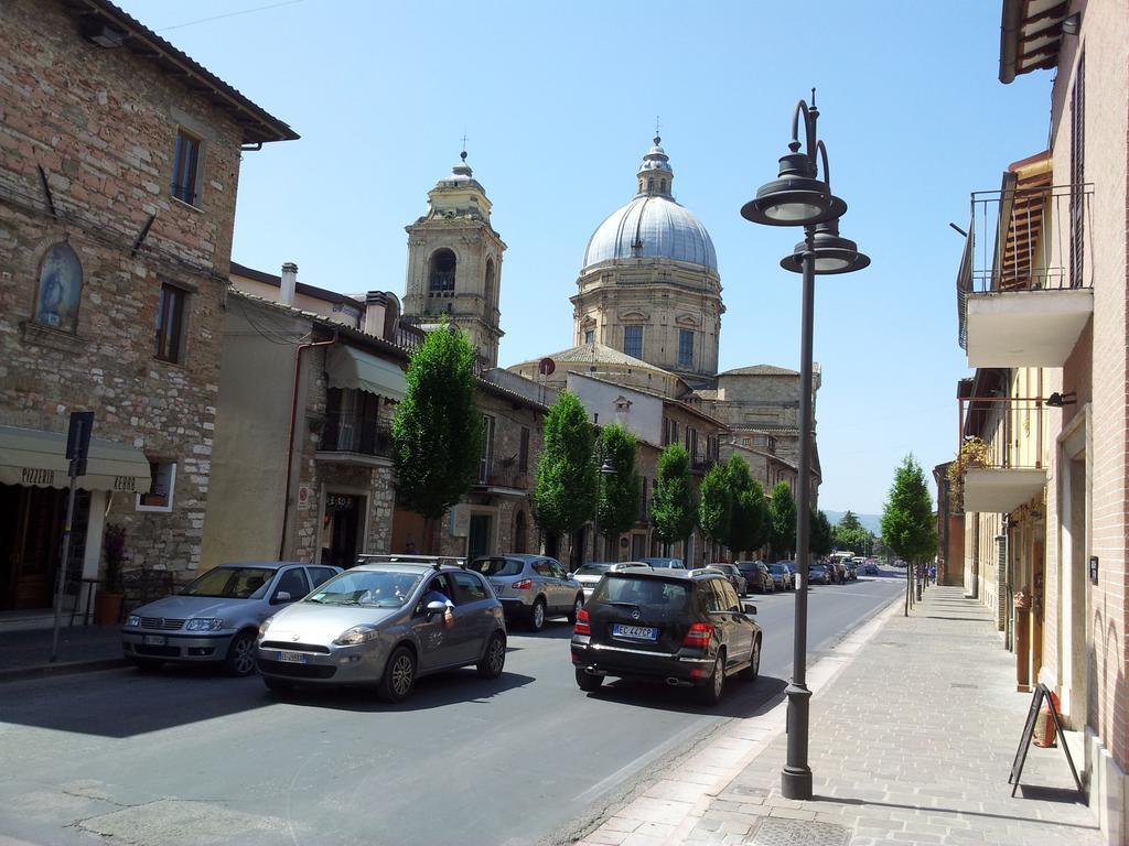 אסיסי La Corte Degli Angeli Locazioni Turistiche חדר תמונה