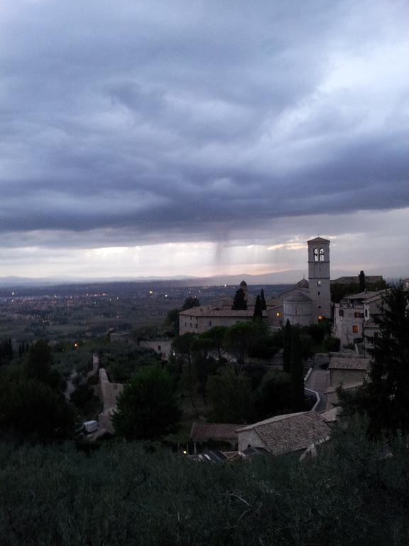 אסיסי La Corte Degli Angeli Locazioni Turistiche מראה חיצוני תמונה