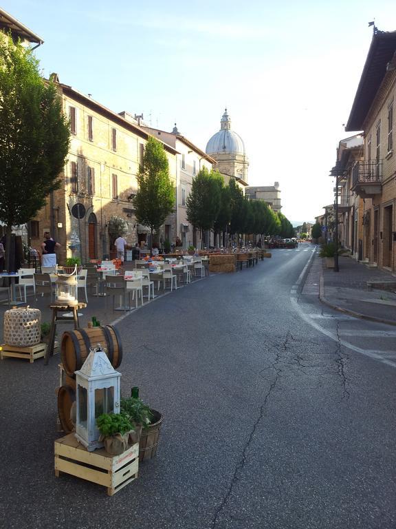 אסיסי La Corte Degli Angeli Locazioni Turistiche מראה חיצוני תמונה