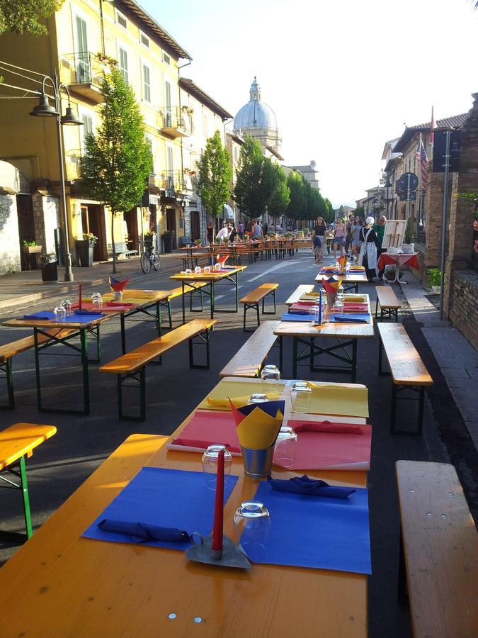 אסיסי La Corte Degli Angeli Locazioni Turistiche מראה חיצוני תמונה